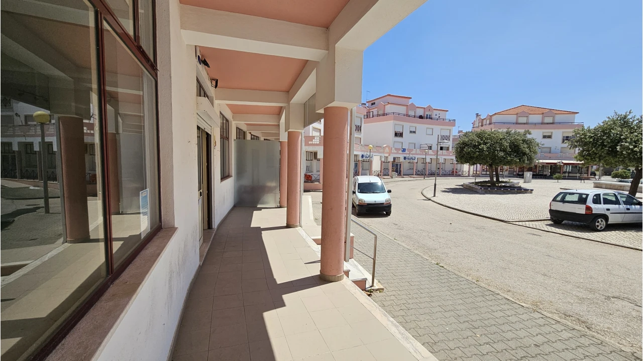 Loja para Arrendamento em Atouguia da Baleia Foto 5