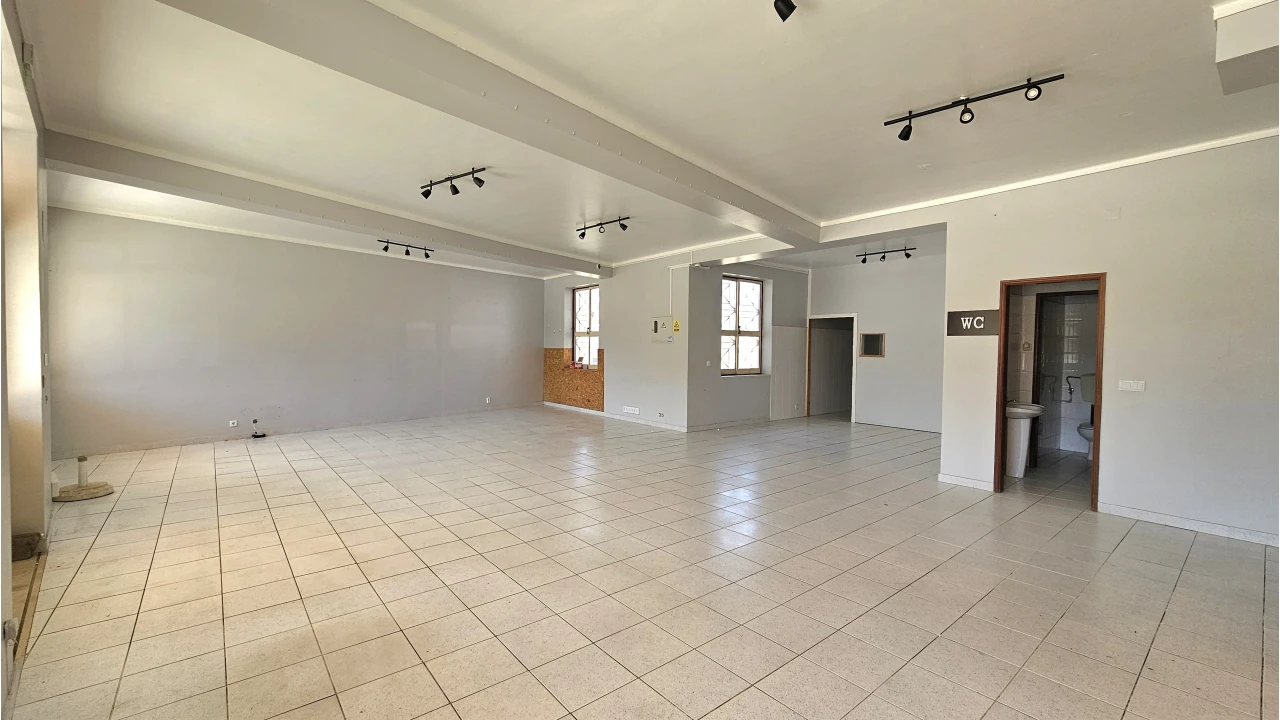 Loja para Arrendamento em Atouguia da Baleia Foto 9