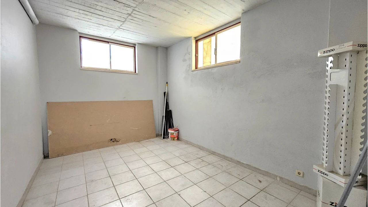 Loja para Arrendamento em Atouguia da Baleia Foto 13