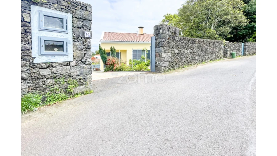 Moradia T3 para Venda em São Vicente Ferreira