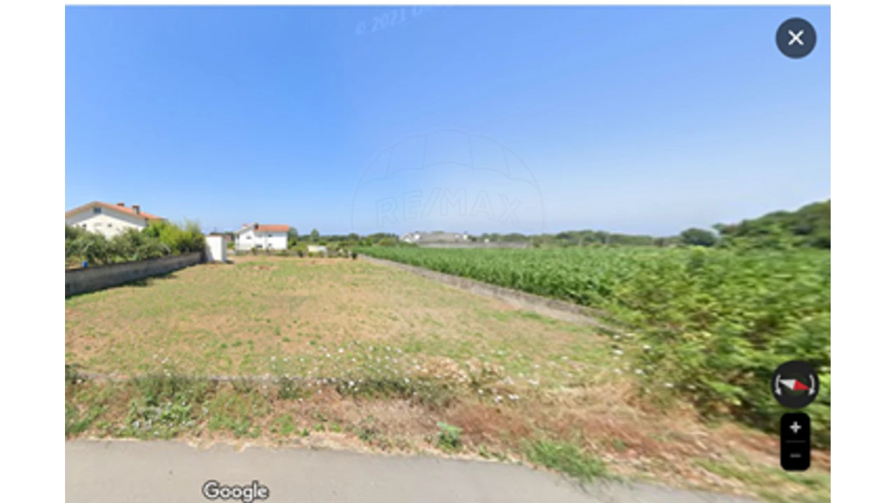 Terreno para Venda em Paramos Foto 2