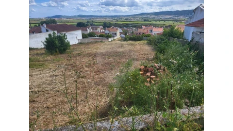 Moradia T2 para Venda em Alenquer (Santo Estêvão e Triana)