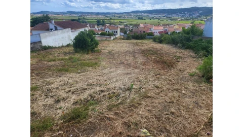 Moradia T2 para Venda em Alenquer (Santo Estêvão e Triana)