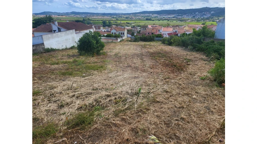 Moradia T2 para Venda em Alenquer (Santo Estêvão e Triana) Foto 3