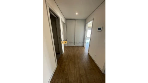 Apartamento T4 para Venda em Aldoar, Foz do Douro e Nevogilde