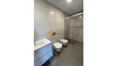 Apartamento T4 para Venda em Aldoar, Foz do Douro e Nevogilde