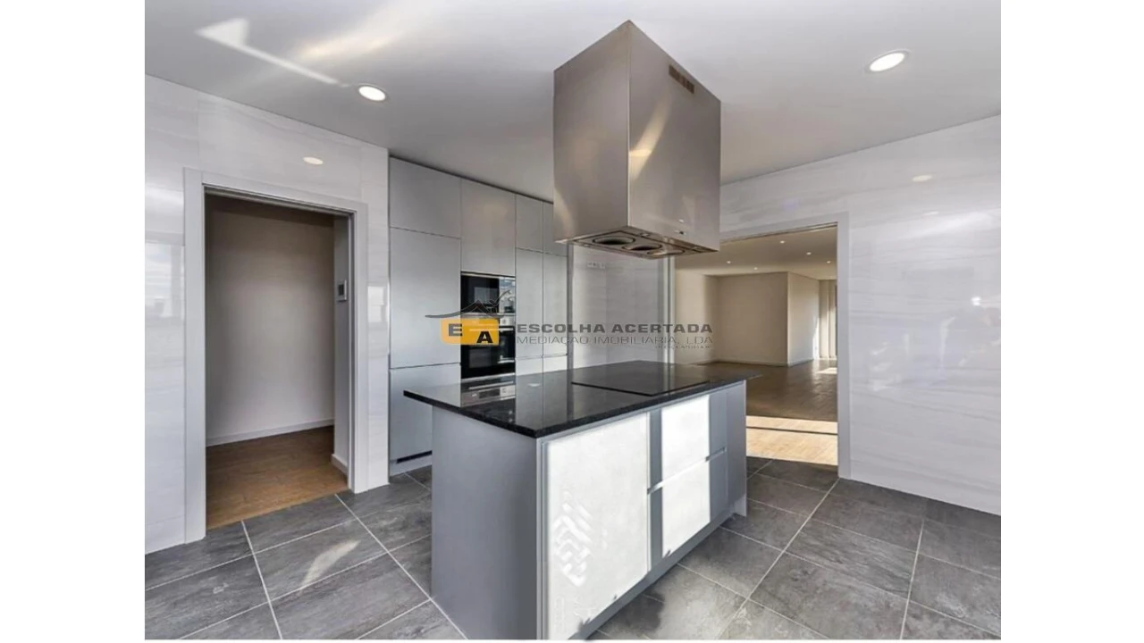 Apartamento T4 para Venda em Aldoar, Foz do Douro e Nevogilde Foto 3