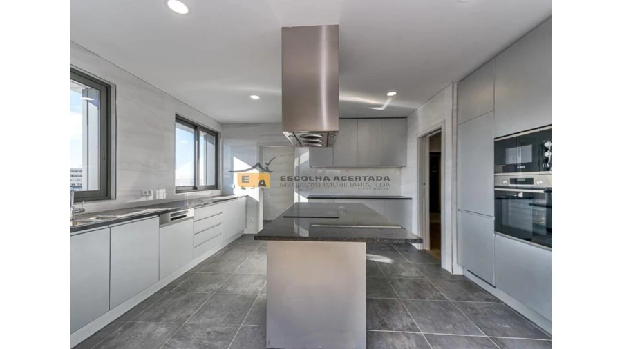 Apartamento T4 para Venda em Aldoar, Foz do Douro e Nevogilde Foto 2