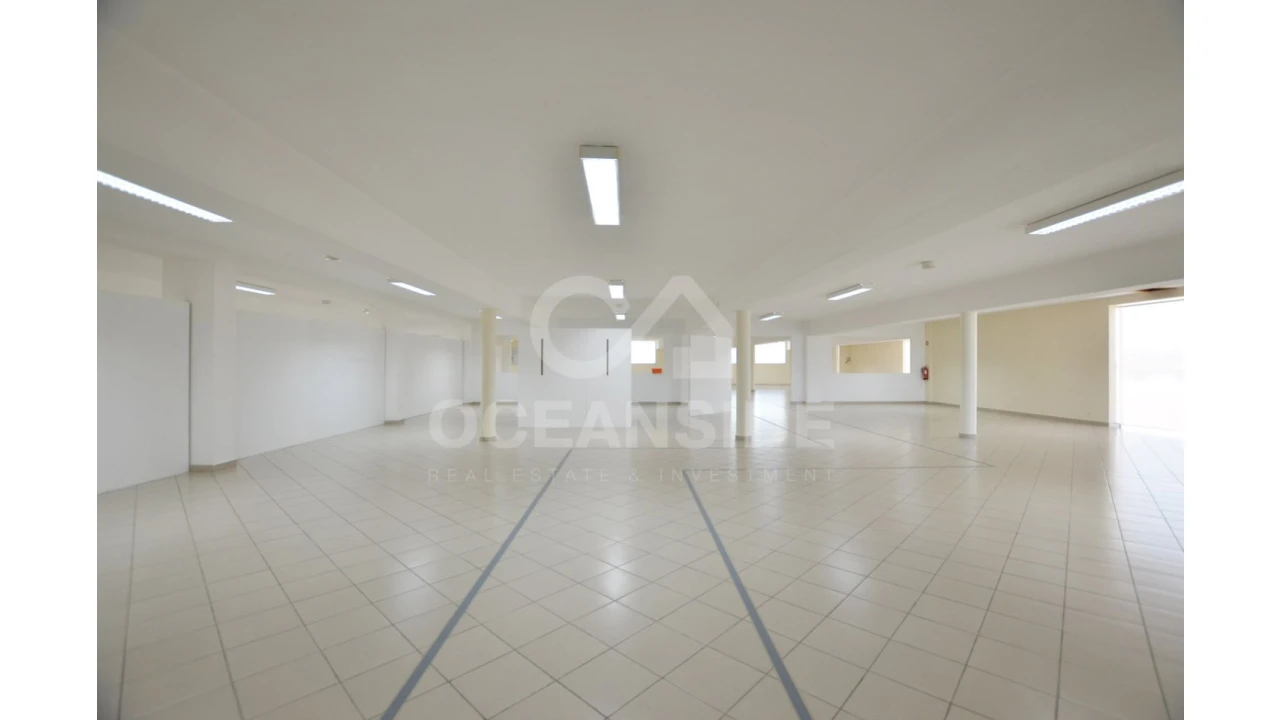 Loja para Arrendamento em São Domingos de Rana Foto 5