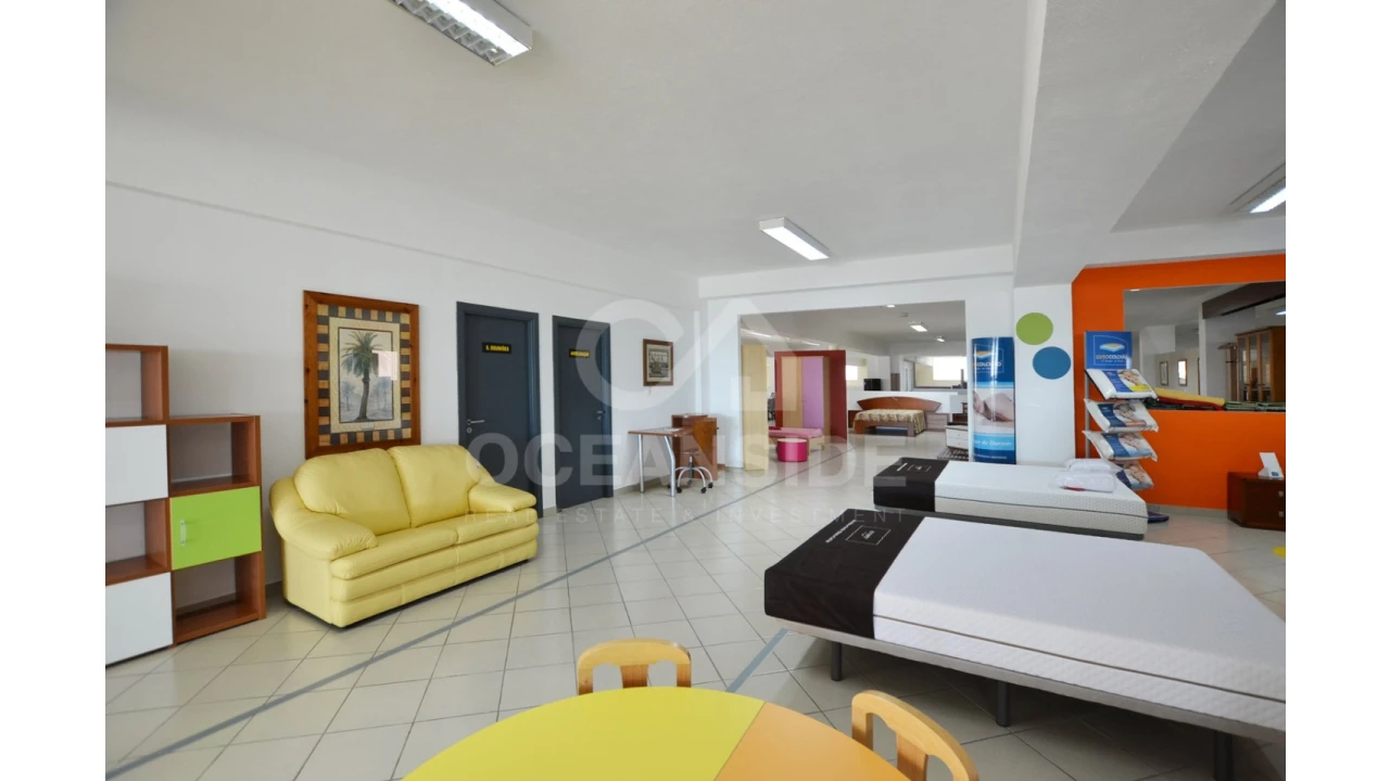 Loja para Arrendamento em São Domingos de Rana Foto 8