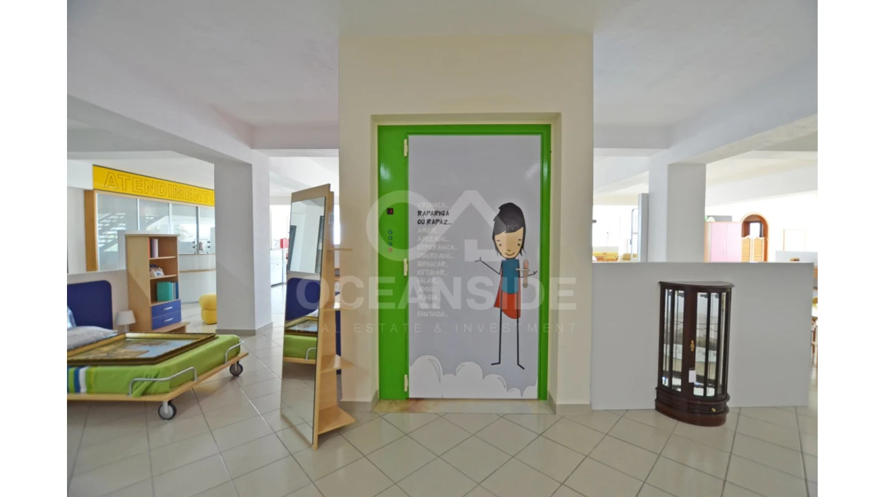 Loja para Arrendamento em São Domingos de Rana Foto 12