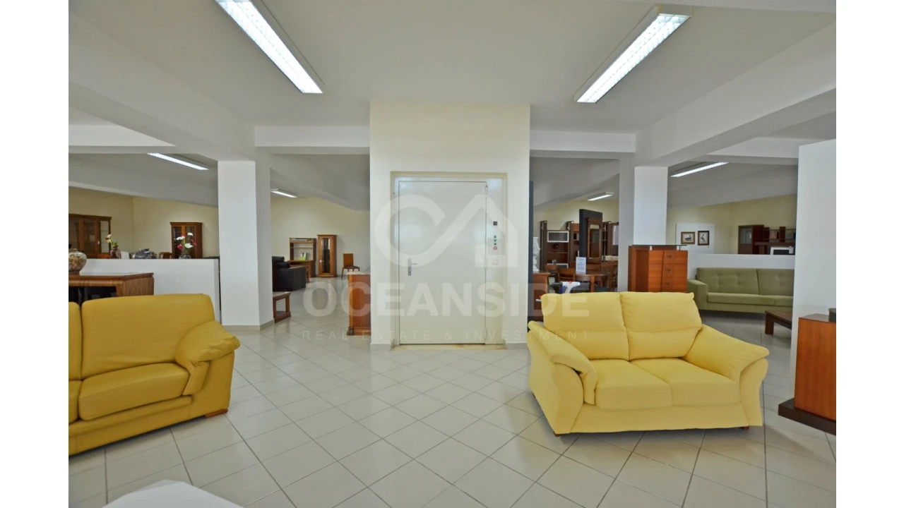 Loja para Arrendamento em São Domingos de Rana Foto 18