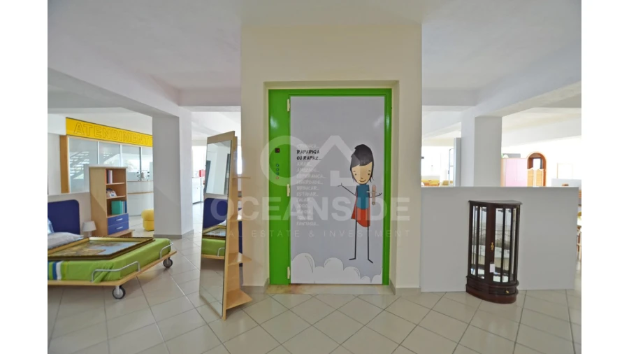 Loja para Arrendamento em São Domingos de Rana Foto 12