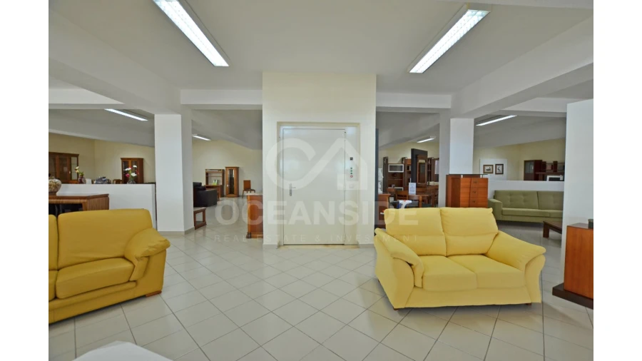 Loja para Arrendamento em São Domingos de Rana Foto 18