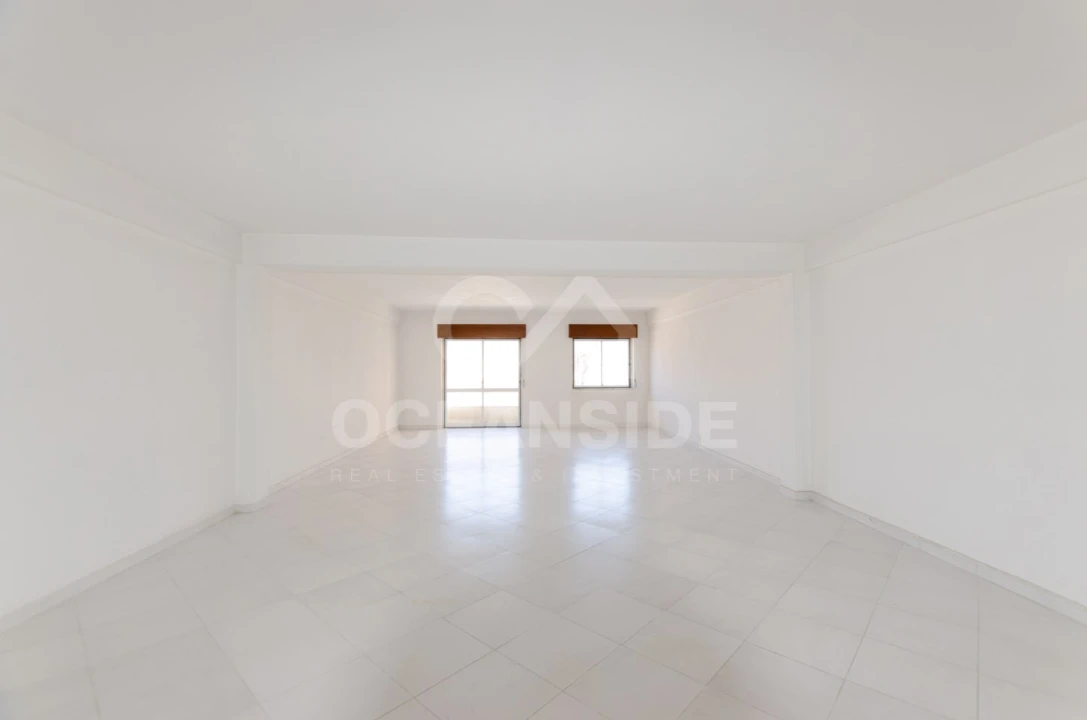 Escritório para Arrendamento em Pontinha e Famões Foto 1