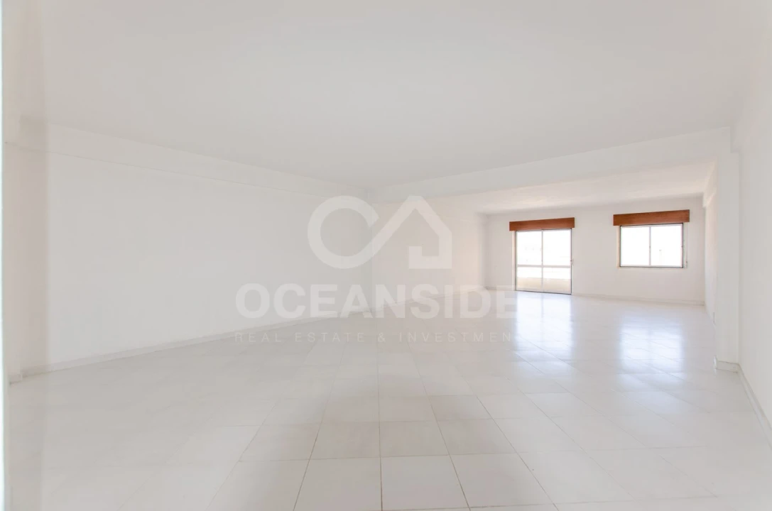 Escritório para Arrendamento em Pontinha e Famões Foto 2