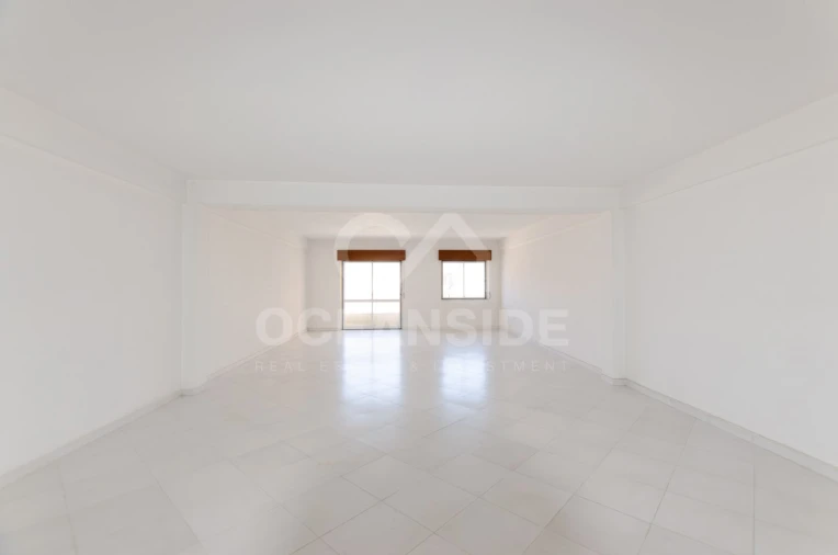 Escritório para Arrendamento em Pontinha e Famões