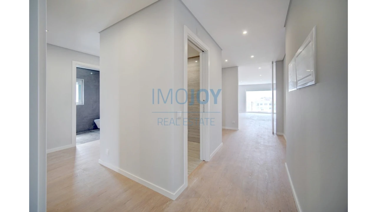 Apartamento T3 para Venda em Carcavelos e Parede Foto 9