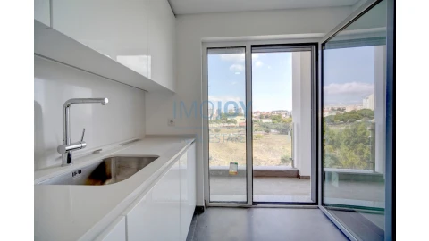 Apartamento T3 para Venda em Carcavelos e Parede