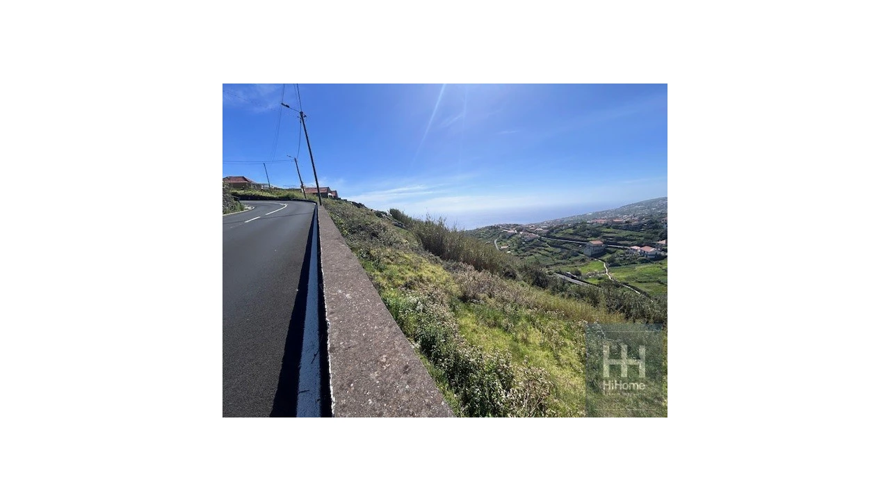 Terreno para Venda em Calheta Foto 1