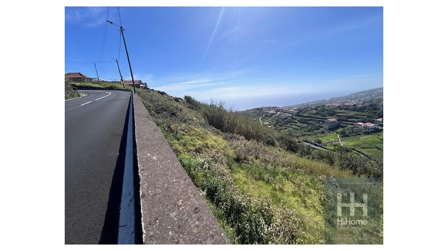 Terreno para Venda em Calheta Foto 1