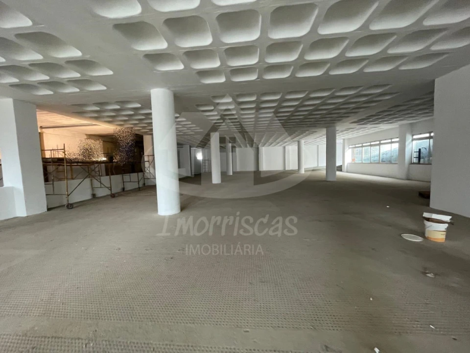 Armazém para Venda em Sacavém e Prior Velho Foto 3