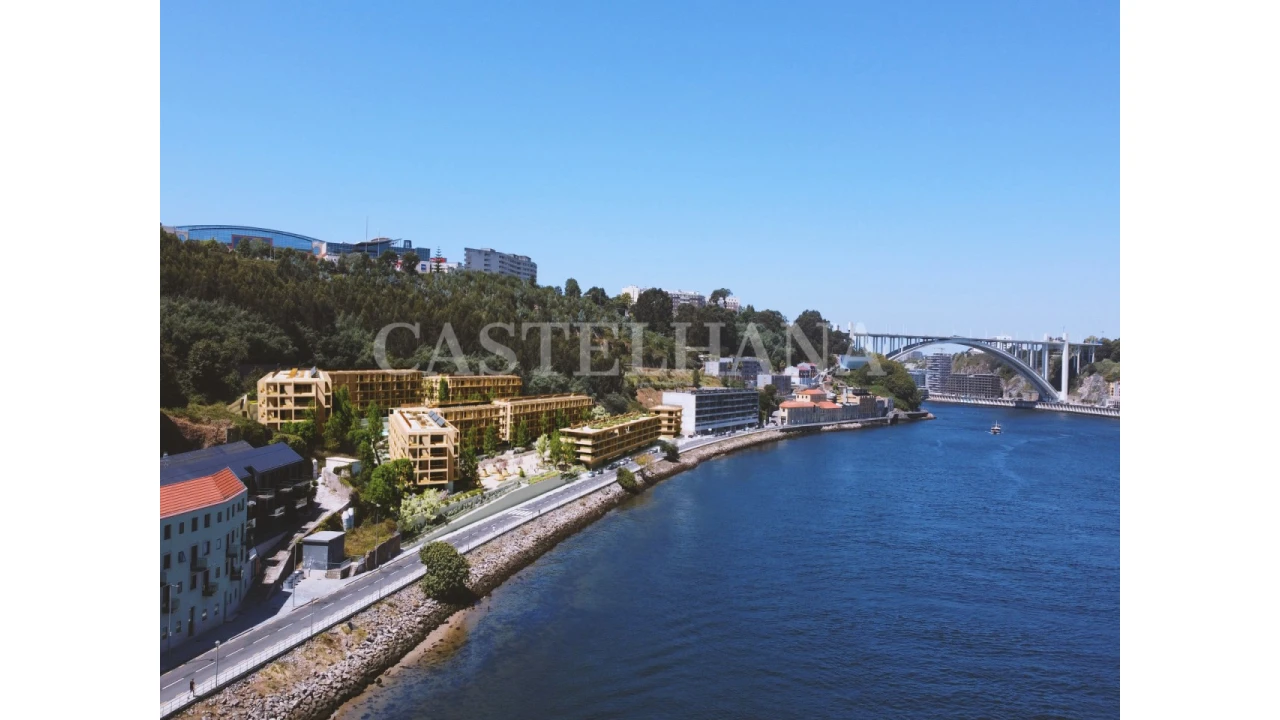 Loja para Venda em Santa Marinha e São Pedro da Afurada Foto 4