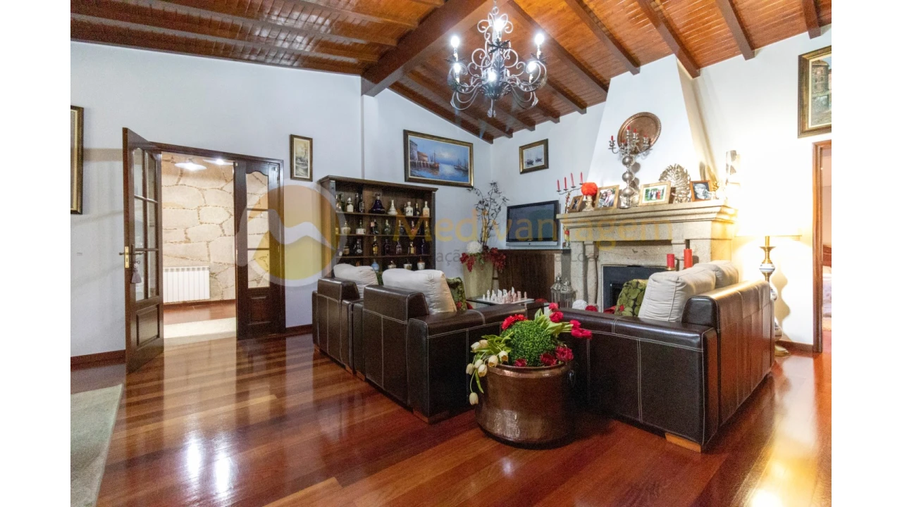 Moradia T5 para Venda em Seara Foto 10