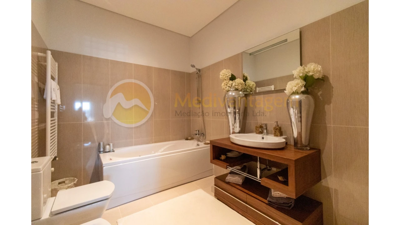 Moradia T5 para Venda em Seara Foto 13