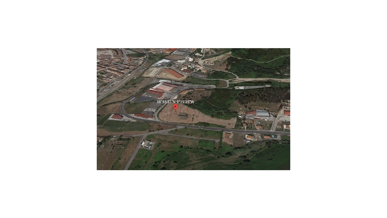 Terreno Comércio / Armazém para Venda em Malveira e São Miguel de Alcainça Foto 2