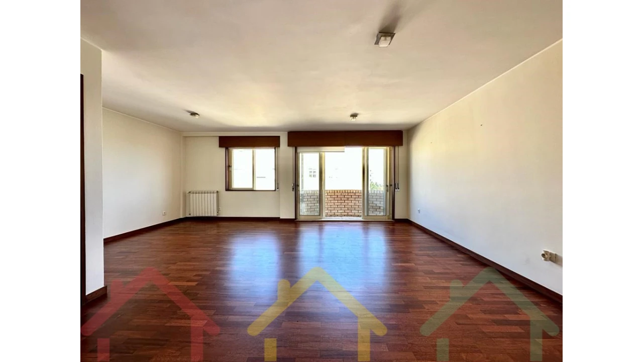 Apartamento T2 para Venda em Aldoar, Foz do Douro e Nevogilde Foto 3