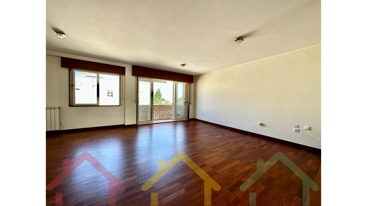 Apartamento T2 para Venda em Aldoar, Foz do Douro e Nevogilde Foto 4