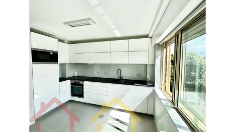 Apartamento T2 para Venda em Aldoar, Foz do Douro e Nevogilde