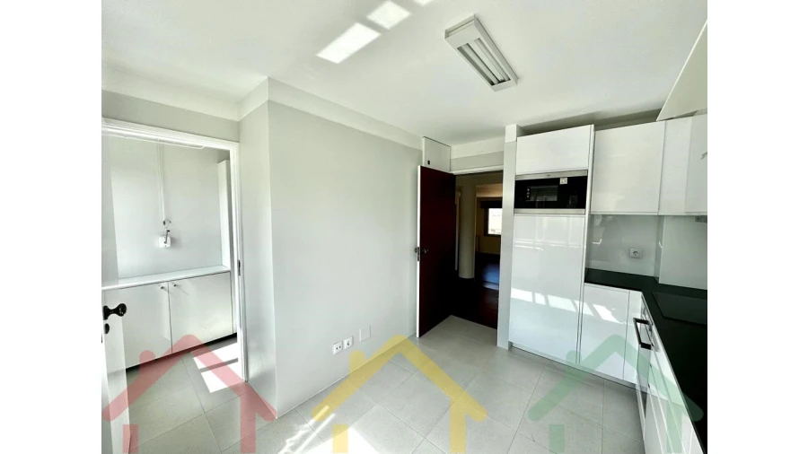 Apartamento T2 para Venda em Aldoar, Foz do Douro e Nevogilde Foto 6