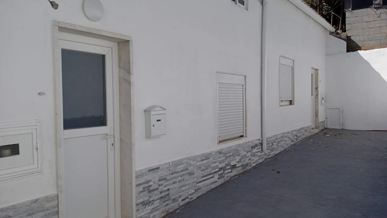 Moradia T1 para Venda em Ajuda Foto 1