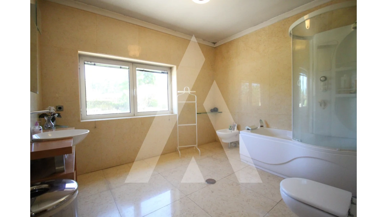 Moradia T4 para Venda em Tamengos, Aguim e Óis do Bairro Foto 31