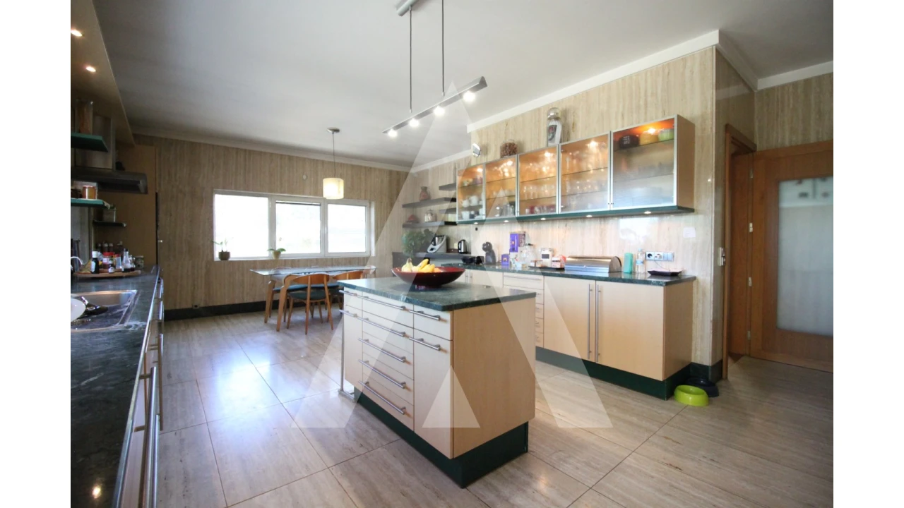 Moradia T4 para Venda em Tamengos, Aguim e Óis do Bairro Foto 17