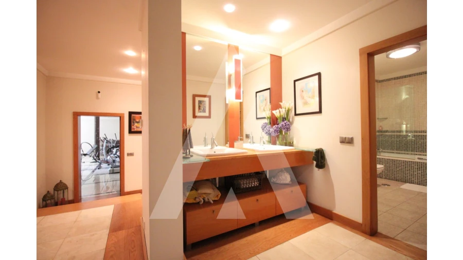 Moradia T4 para Venda em Tamengos, Aguim e Óis do Bairro Foto 50