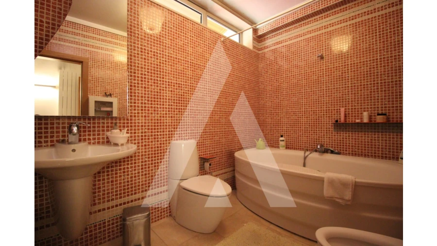 Moradia T4 para Venda em Tamengos, Aguim e Óis do Bairro Foto 38