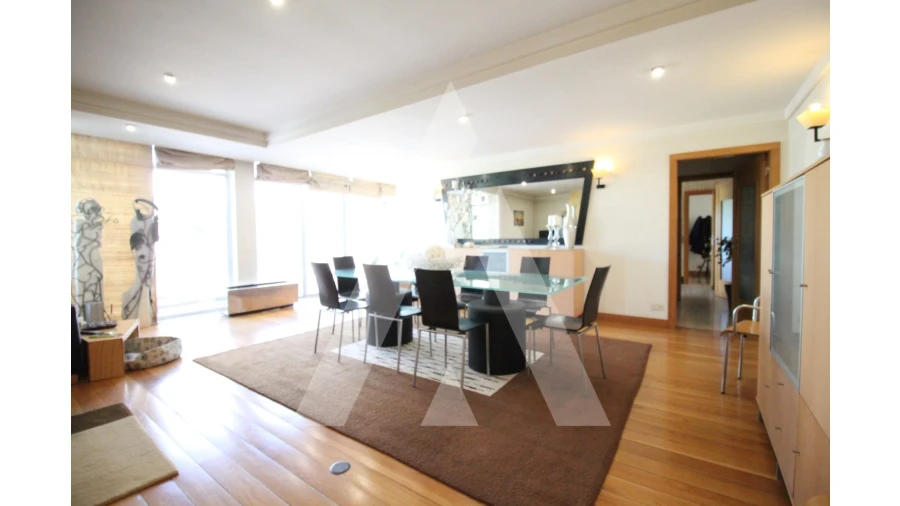 Moradia T4 para Venda em Tamengos, Aguim e Óis do Bairro Foto 9