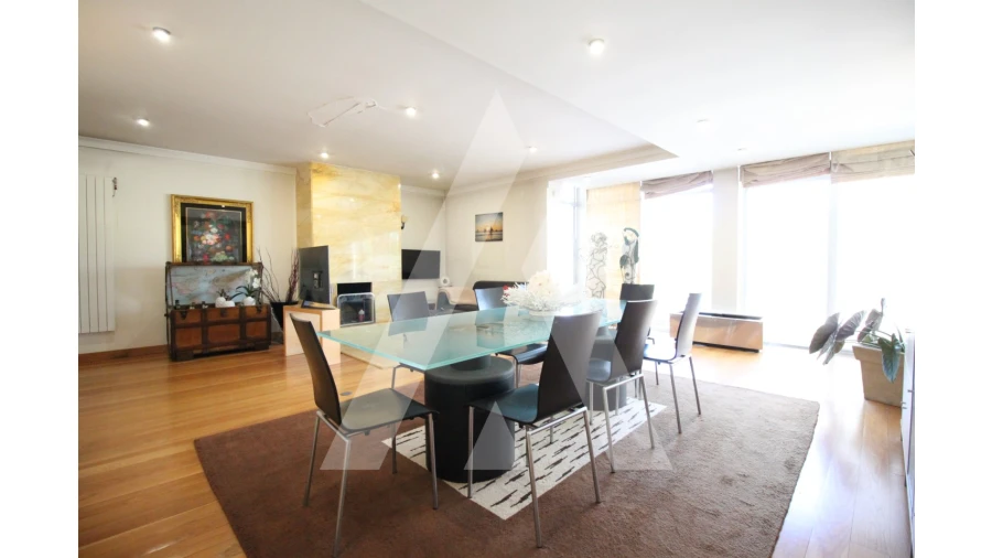 Moradia T4 para Venda em Tamengos, Aguim e Óis do Bairro Foto 11