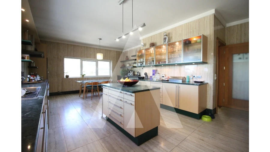 Moradia T4 para Venda em Tamengos, Aguim e Óis do Bairro Foto 17