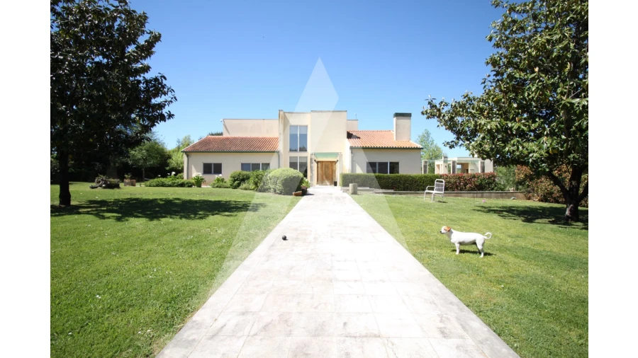 Moradia T4 para Venda em Tamengos, Aguim e Óis do Bairro Foto 1