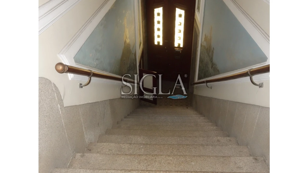 Prédio para Venda em Lordelo do Ouro e Massarelos Foto 4