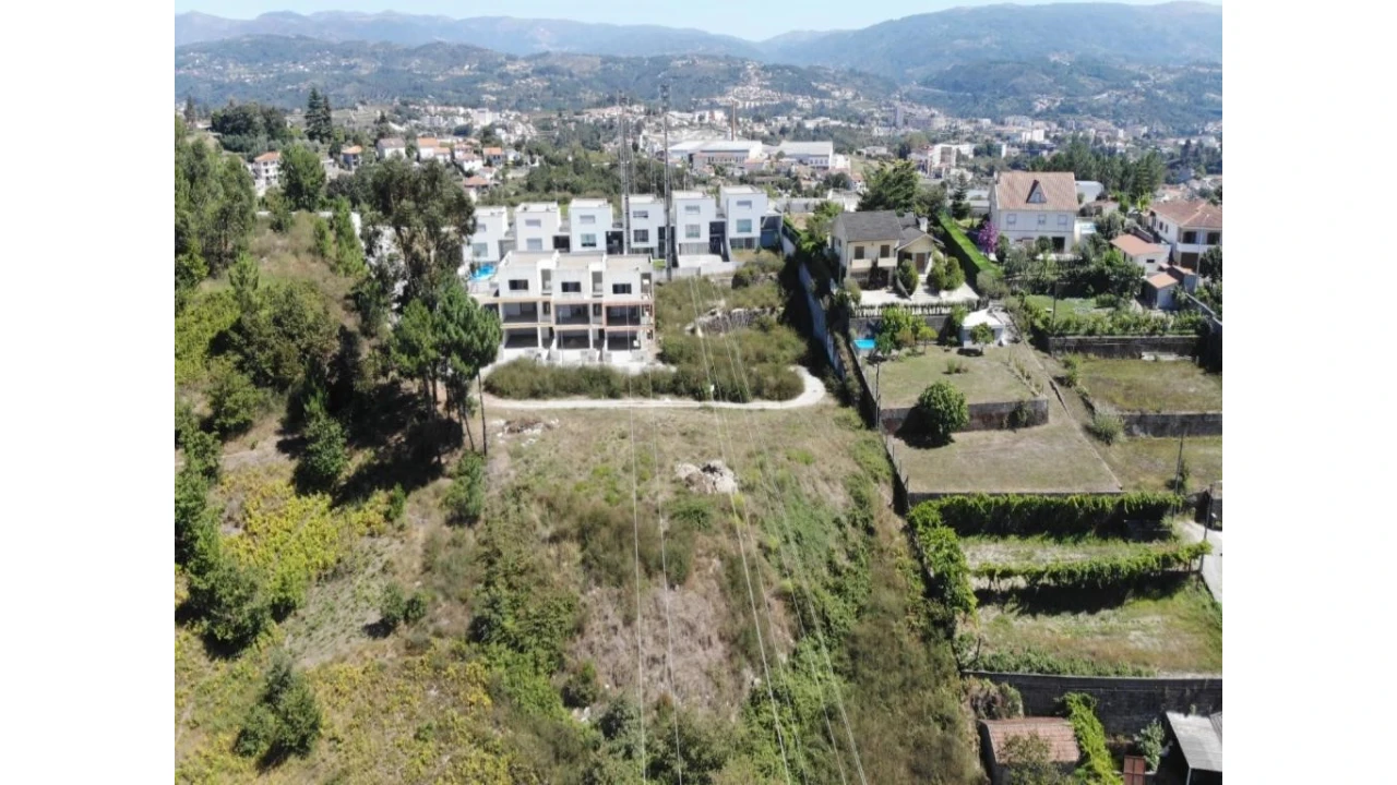 Terreno para Venda em Telões Foto 2