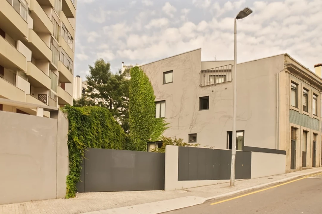 Apartamento T2 para Venda em Lordelo do Ouro e Massarelos Foto 1