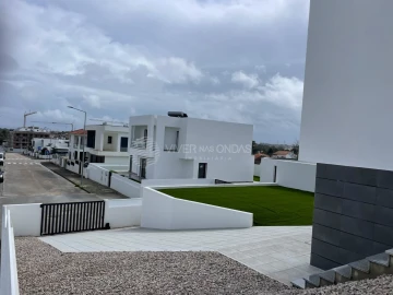 Moradia T4 para Venda em Corroios