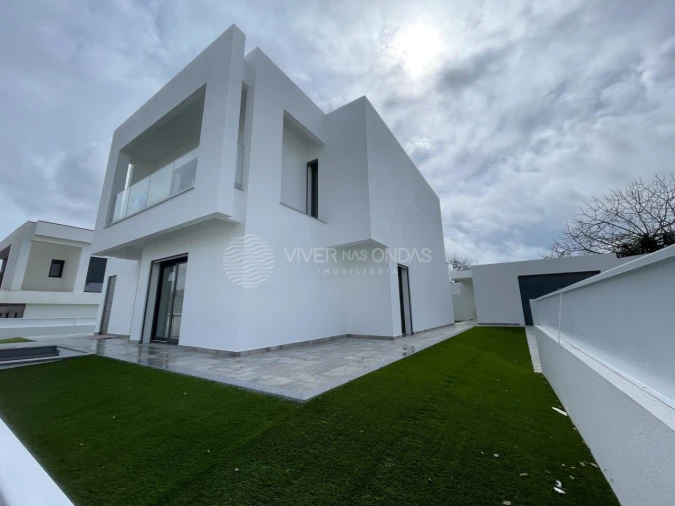 Moradia T4 para Venda em Corroios Foto 18