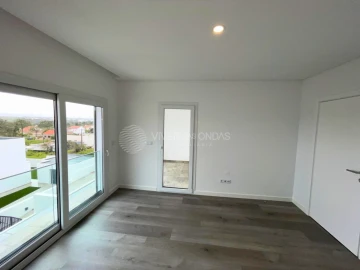 Moradia T4 para Venda em Corroios