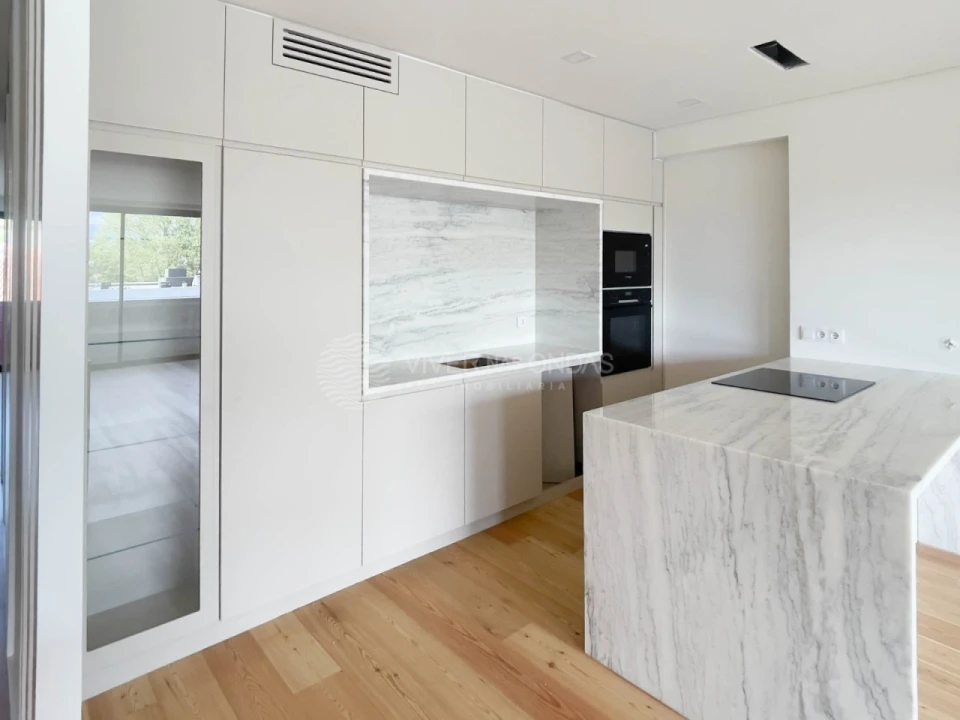 Apartamento T2 para Venda em Creixomil Foto 8